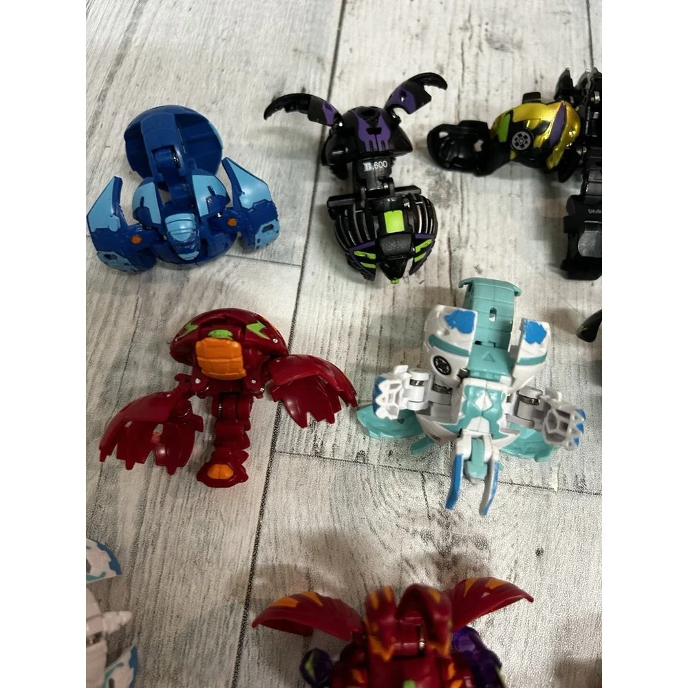Lot Of 20 Mixed Bakugan Figures